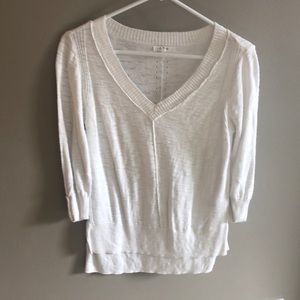 Gorgeous v-neck spring sweater Med Maurice’s wht